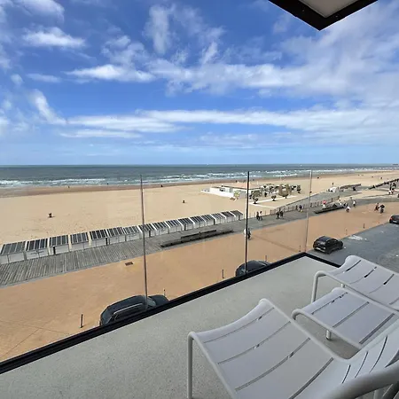 Sea View Apartment *